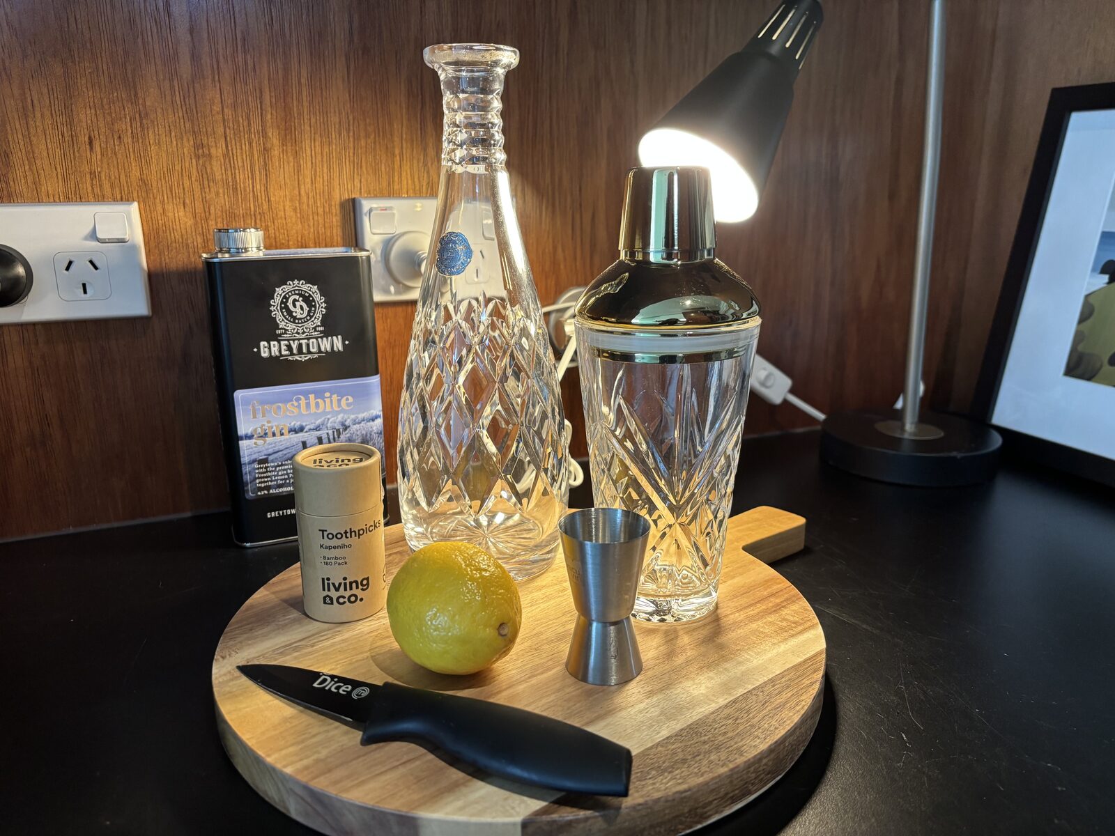 The Arrow — Cocktail and coffee bar