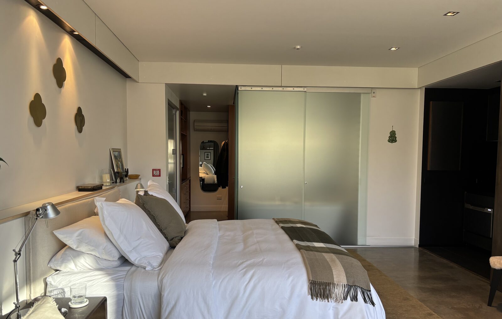 The Arrow — Bedroom and dressing area